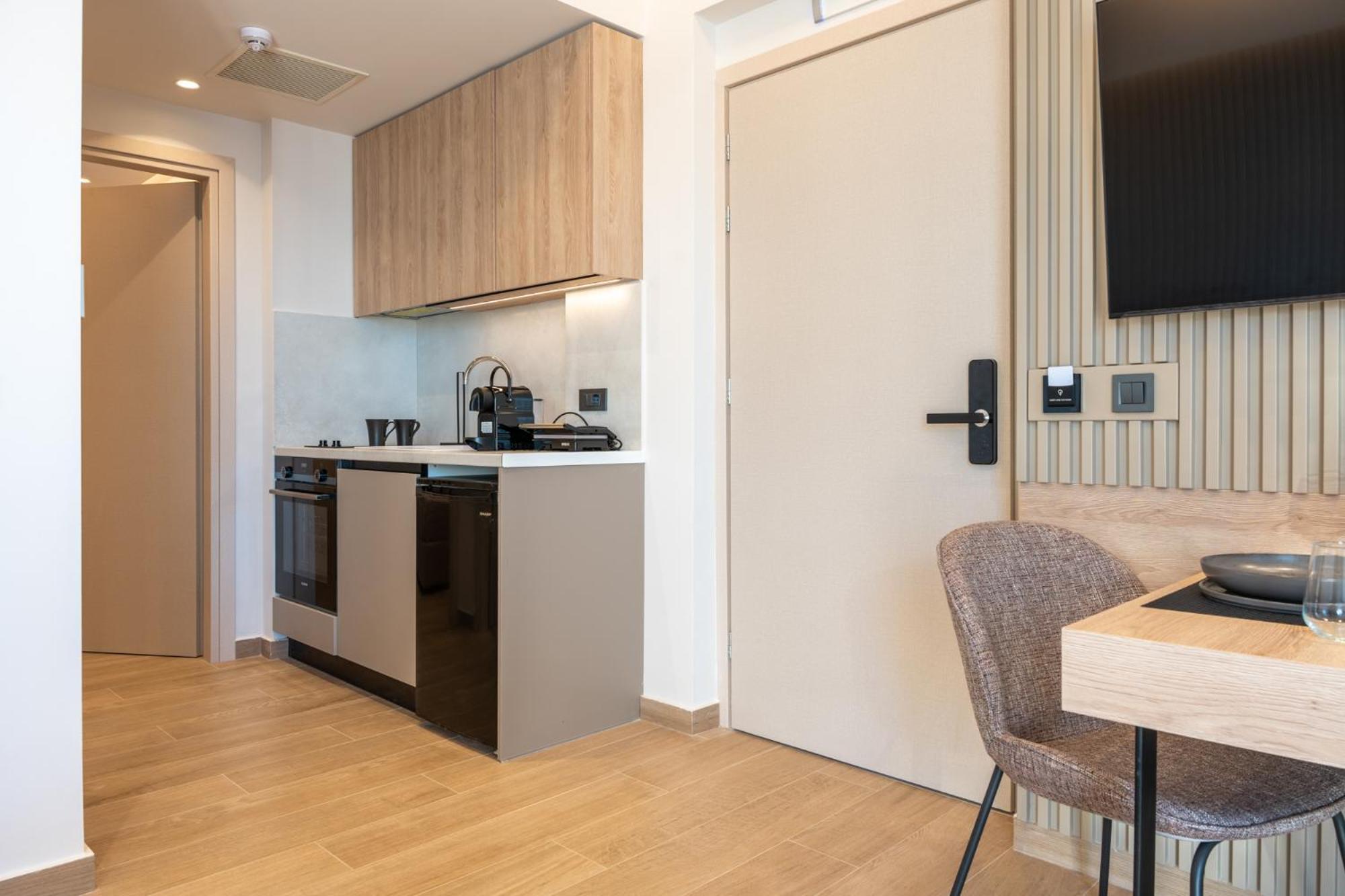 Esthisea Suites Каламата Екстер'єр фото